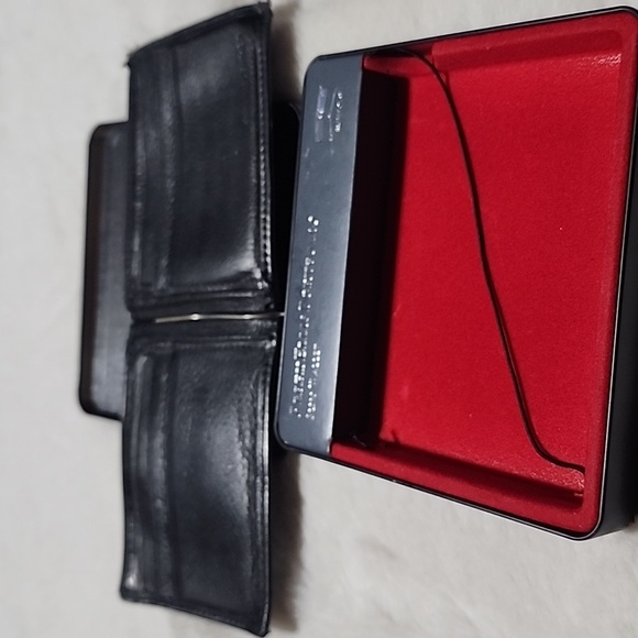 NEW IN METAL BOX  PERRY ELLIS SLIM WALLET. - Picture 5 of 10